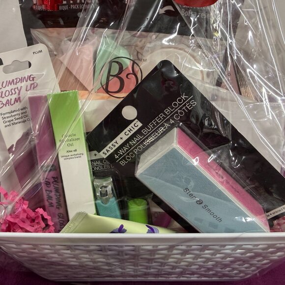 Valentine's Day Beauty Essentials Gift Basket - Makeup, Nails & Self-Care Set - Picture 4 of 6